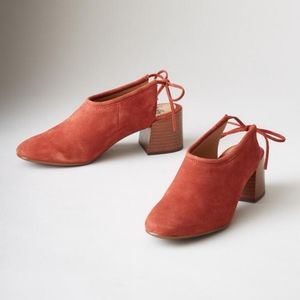SOFTT Lenora Suede Block Heel Mules
